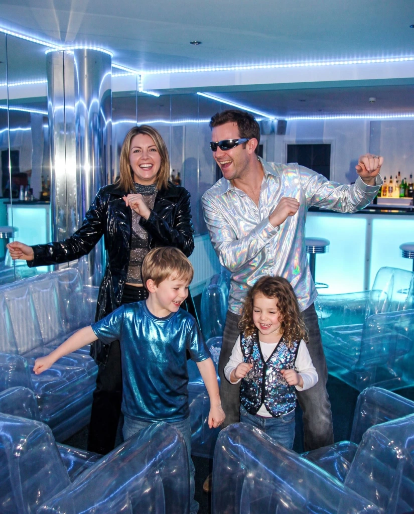 Example: Chrome Lounge