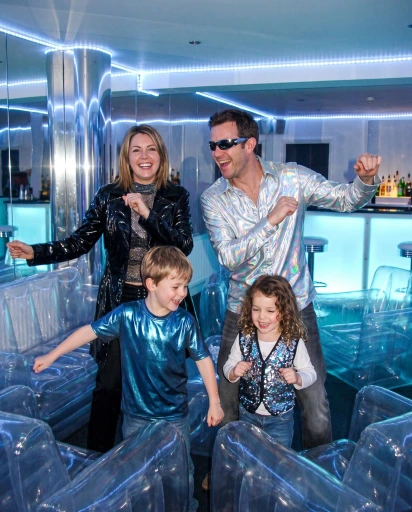 Example: Chrome Lounge